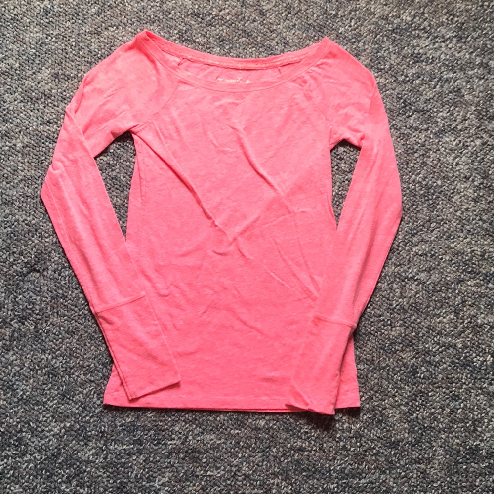 Pink long-sleeved American Eagle Top